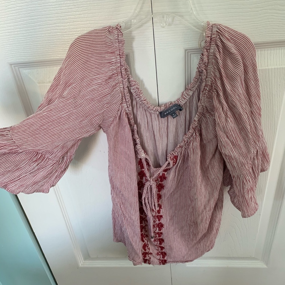 Red flowy 3/4 sleeve top